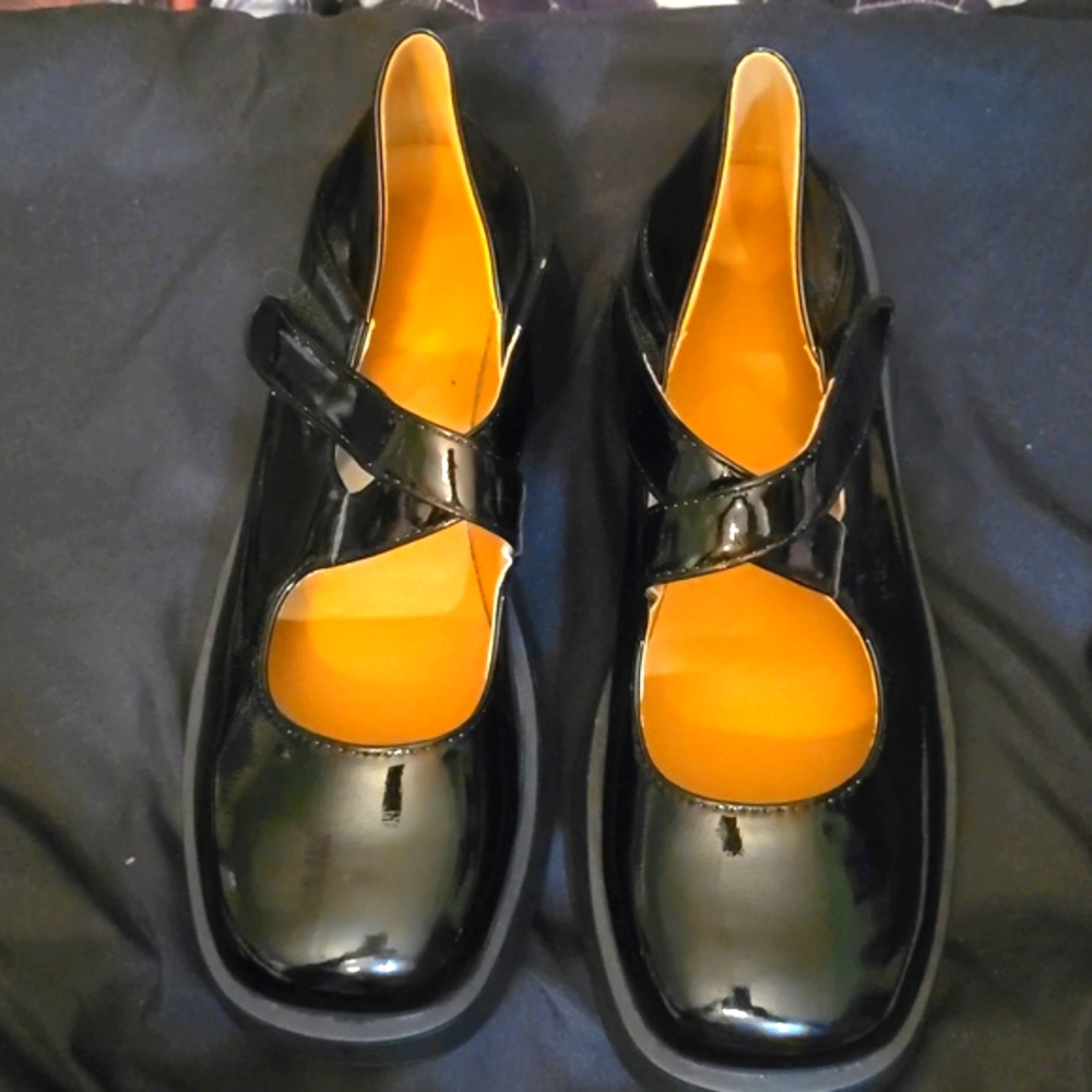 Black Shiny Shoes